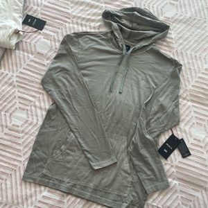 Men’s Long Sleeve Hooded RVCA Tee • NWT